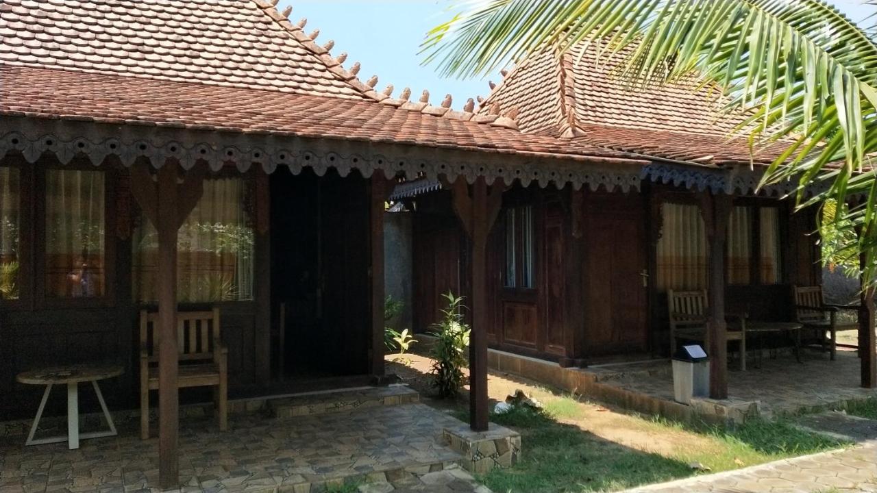 Omah Laut Bondo Jepara - By The Beach, Direct View Of The Sea, Great Base For Water Sports Margokerto Dış mekan fotoğraf