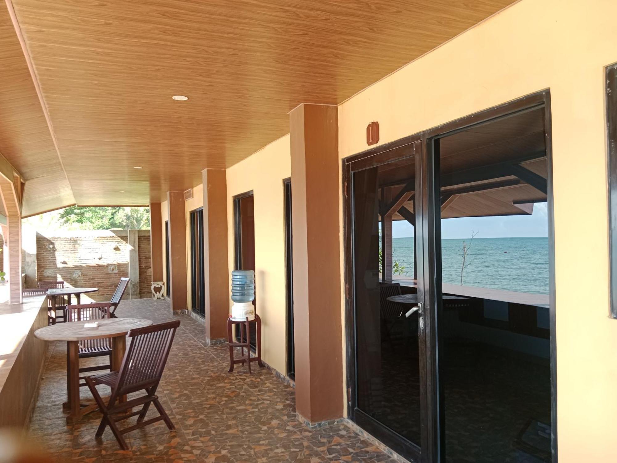Omah Laut Bondo Jepara - By The Beach, Direct View Of The Sea, Great Base For Water Sports Margokerto Dış mekan fotoğraf